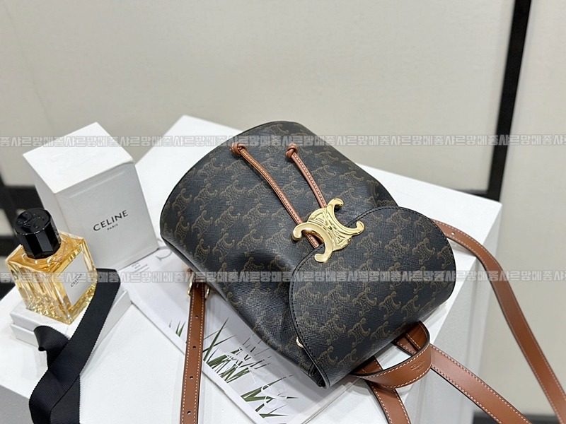 셀린느보니백팩      20260310-152442-015루.jpg