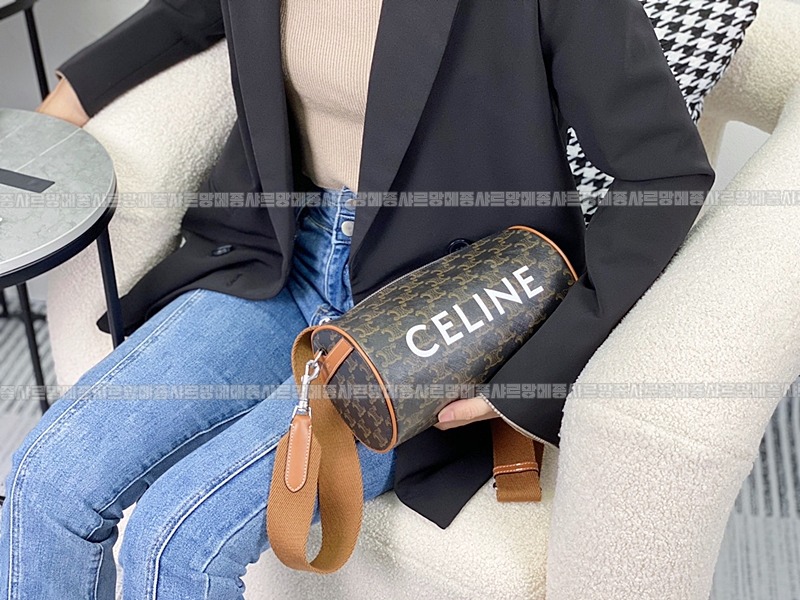 셀린느버티컬카바스스몰      20260310-153309-028루.jpg