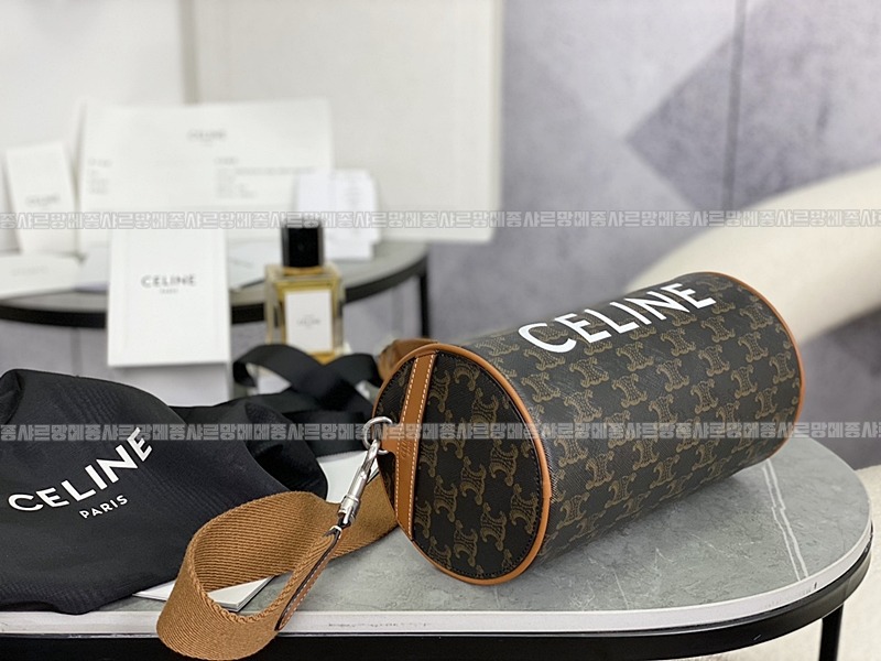 셀린느버티컬카바스스몰      20260310-153305-003루.jpg