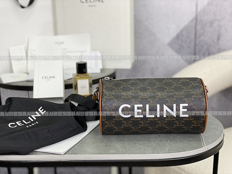 셀린느버티컬카바스스몰      20260310-153305-001루.jpg