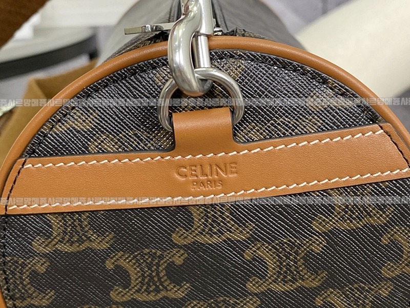 셀린느버티컬카바스스몰      20260310-153308-023루.jpg