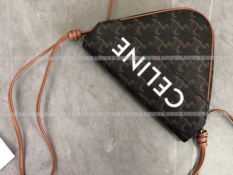 셀린느트리옹프크라이앵글백      20260310-155234-011루.jpg