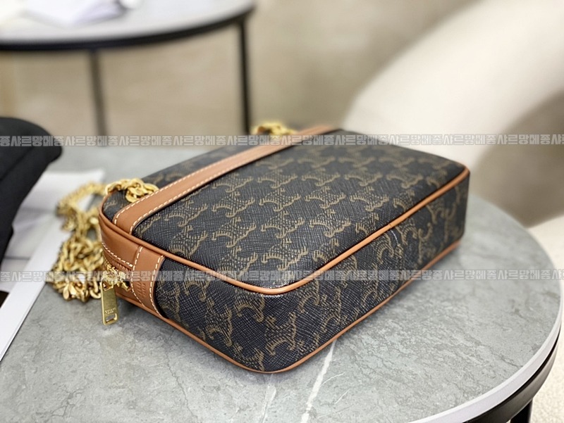 셀린느파타판스백트리옹프      20260310-174400-007루.jpg