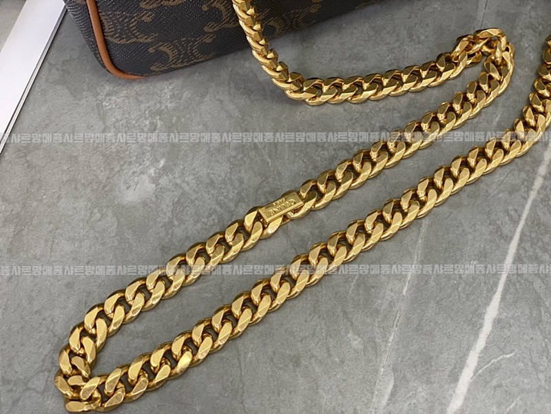 셀린느파타판스백트리옹프      20260310-174400-009루.jpg