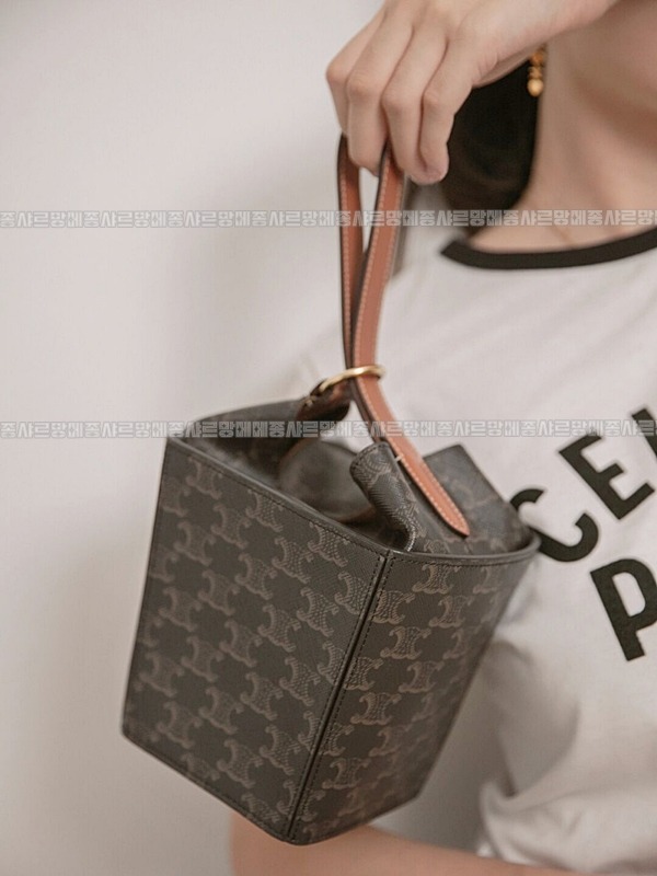 셀린느스트랩박스백  20260311-104813-022루.jpg