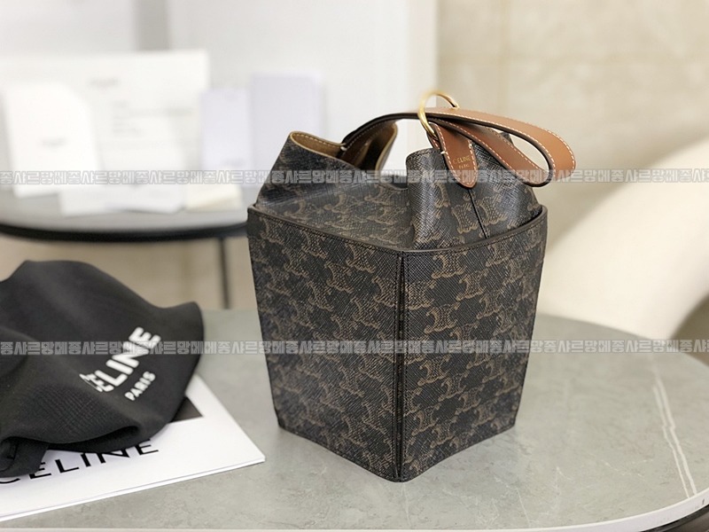 셀린느스트랩박스백  20260311-104811-006루.jpg