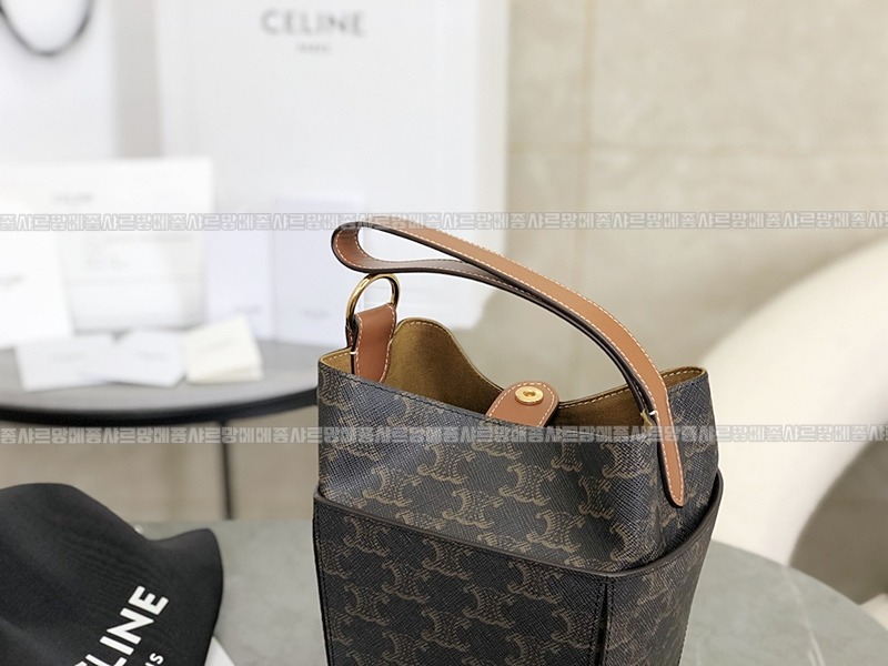 셀린느스트랩박스백  20260311-104811-007루.jpg