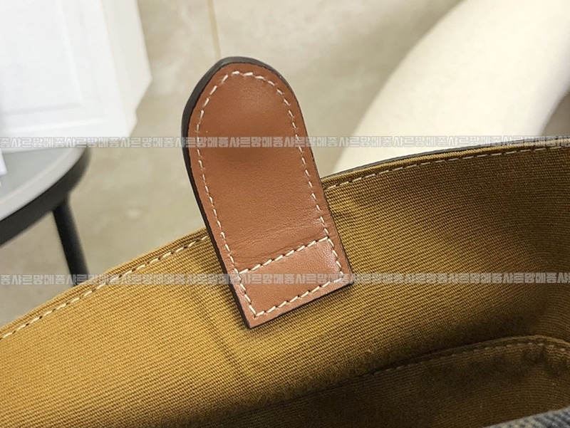 셀린느스트랩박스백  20260311-104812-015루.jpg