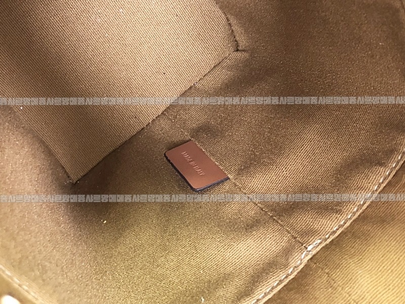 셀린느스트랩박스백  20260311-104812-014루.jpg