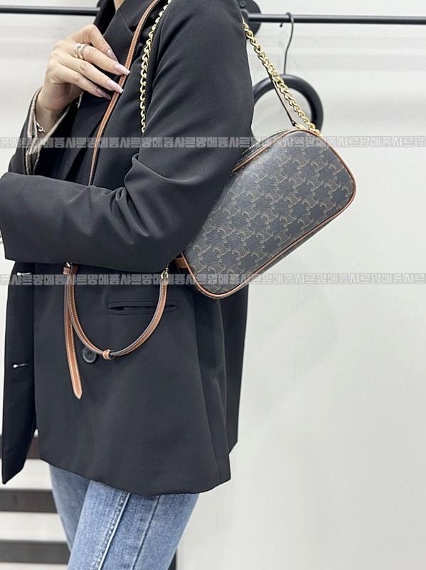 셀린느트리오페멀티백  20260311-105920-020루.jpg