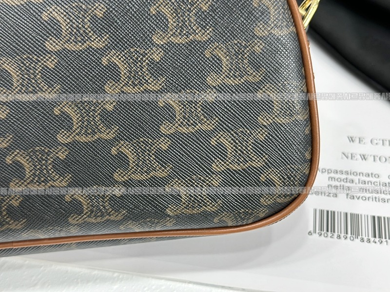 셀린느트리오페멀티백  20260311-105919-008루.jpg