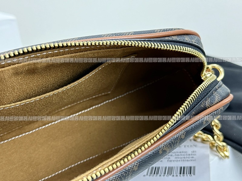 셀린느트리오페멀티백  20260311-105919-009루.jpg