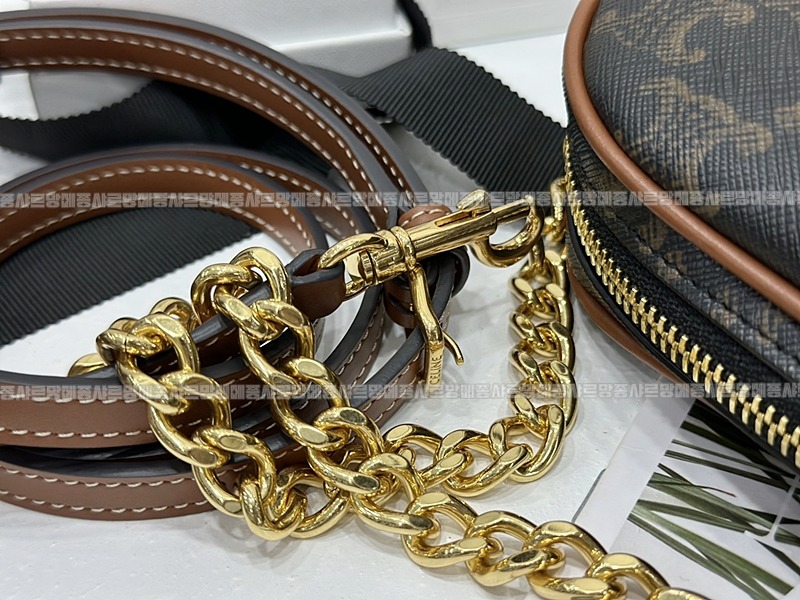 셀린느트리오페멀티백  20260311-105919-012루.jpg