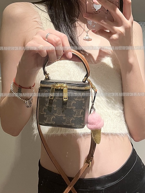 셀린느트리옹프켄버스미니  20260311-112634-018루.jpg