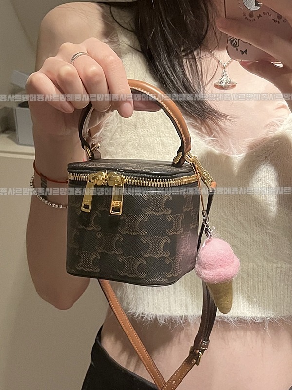 셀린느트리옹프켄버스미니  20260311-112634-020루.jpg