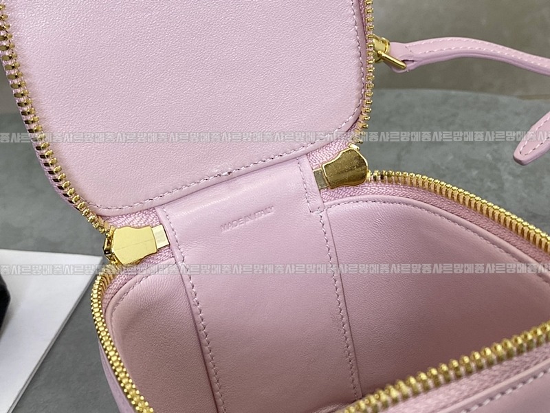 셀린느트리옹프켄버스미니  20260311-113144-006루.jpg