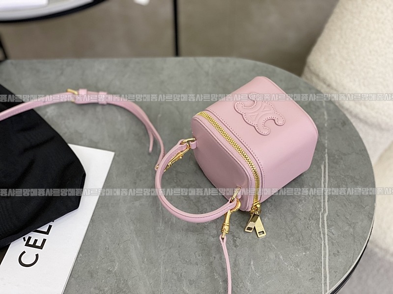 셀린느트리옹프켄버스미니  20260311-113145-016루.jpg