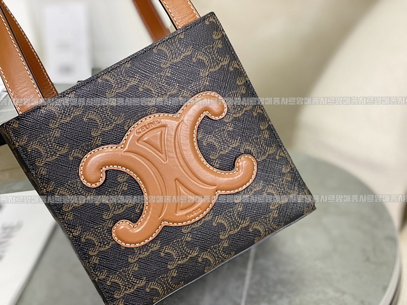 셀린느퀴르큐브백  20260311-115444-005루.jpg