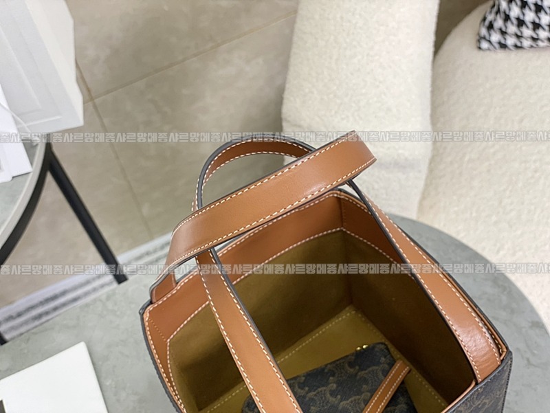 셀린느퀴르큐브백  20260311-115444-011루.jpg