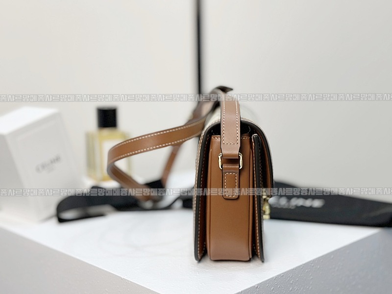 셀린느틴트리옹페백  20260311-124103-003루.jpg