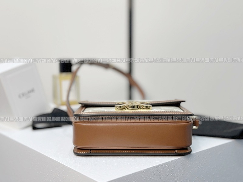 셀린느틴트리옹페백  20260311-124105-016루.jpg