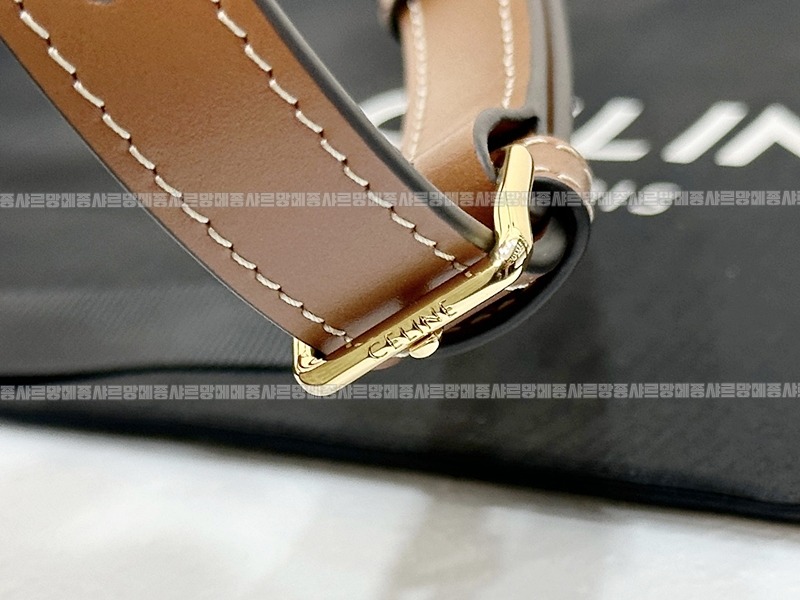 셀린느틴트리옹페백  20260311-124105-015루.jpg