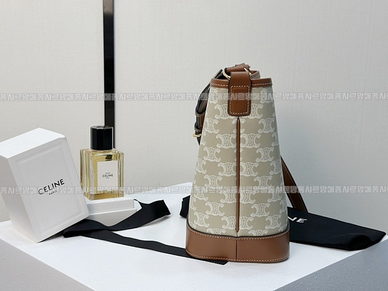 셀린느버킷백스몰  20260311-125624-003루.jpg