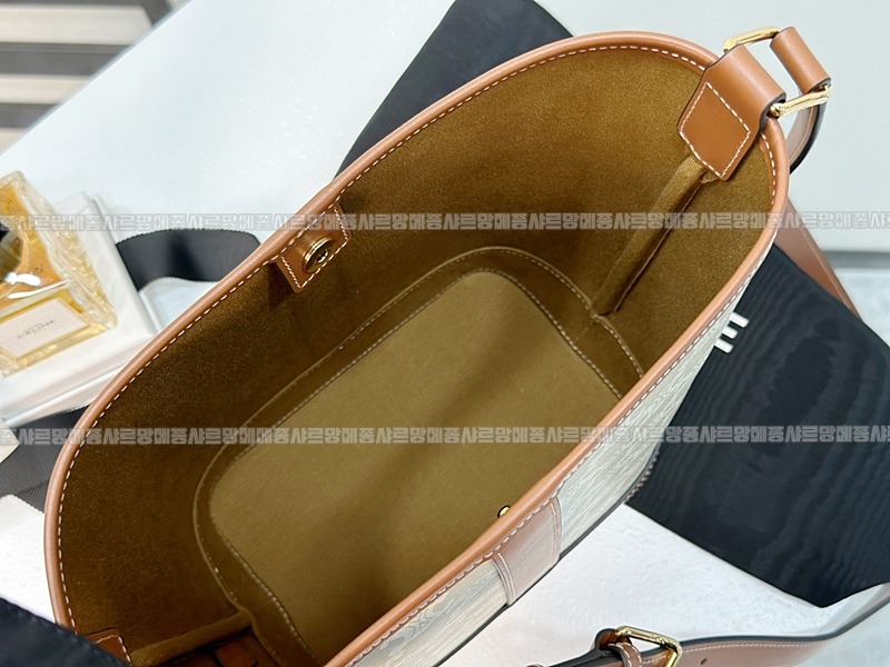 셀린느버킷백스몰  20260311-125625-013루.jpg