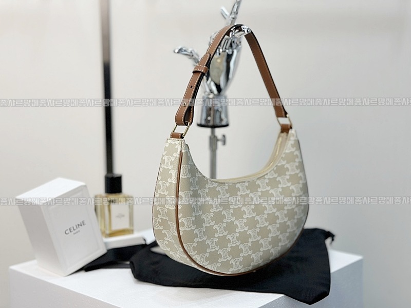 셀린느아바백  20260311-130250-002루.jpg