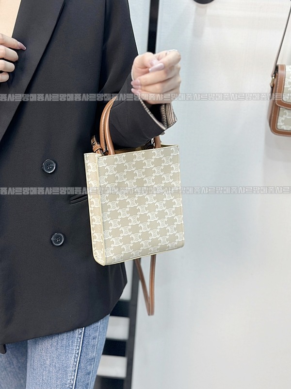 셀린느버티컬카바스미니  20260311-130650-019루.jpg