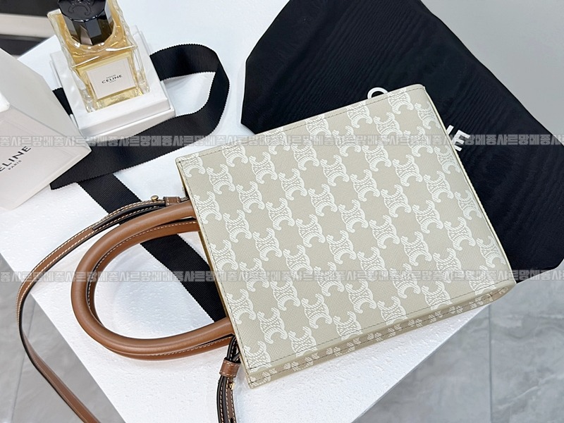 셀린느버티컬카바스미니  20260311-130648-007루.jpg