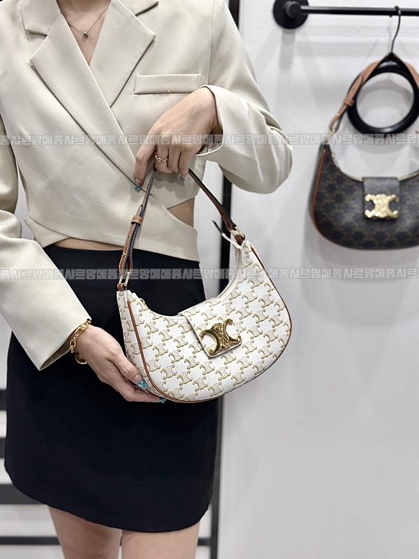 셀린느아바트리옹프캔버스백미디움  20260311-132337-027루.jpg