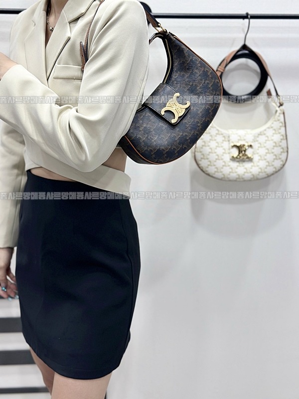 셀린느아바트리옹프캔버스백미디움  20260311-132638-027루.jpg