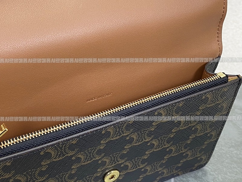 셀린느트리오페캔버스스트랩월렛  20260311-133540-008루.jpg