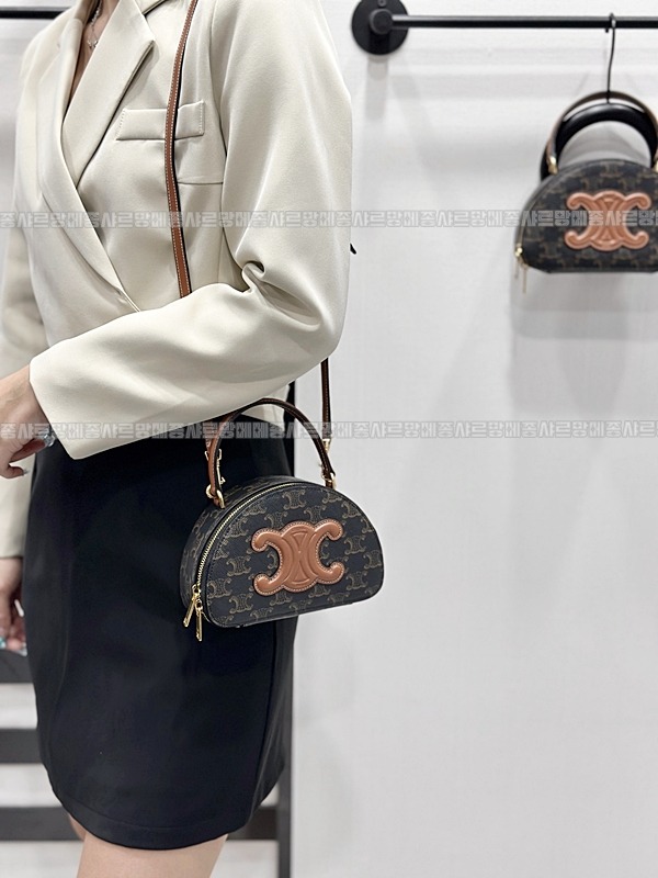 셀린느하프문케이스  20260311-134423-025루.jpg