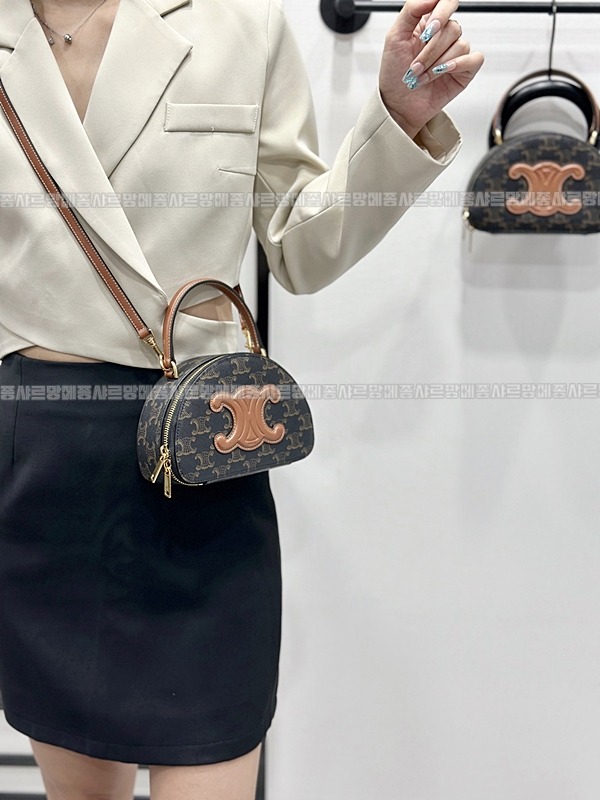 셀린느하프문케이스  20260311-134423-026루.jpg