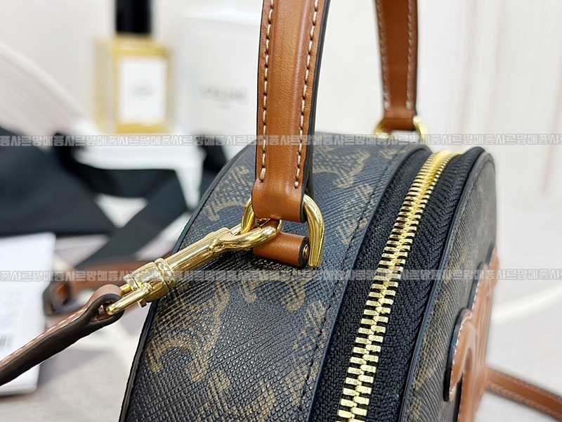 셀린느하프문케이스  20260311-134421-007루.jpg