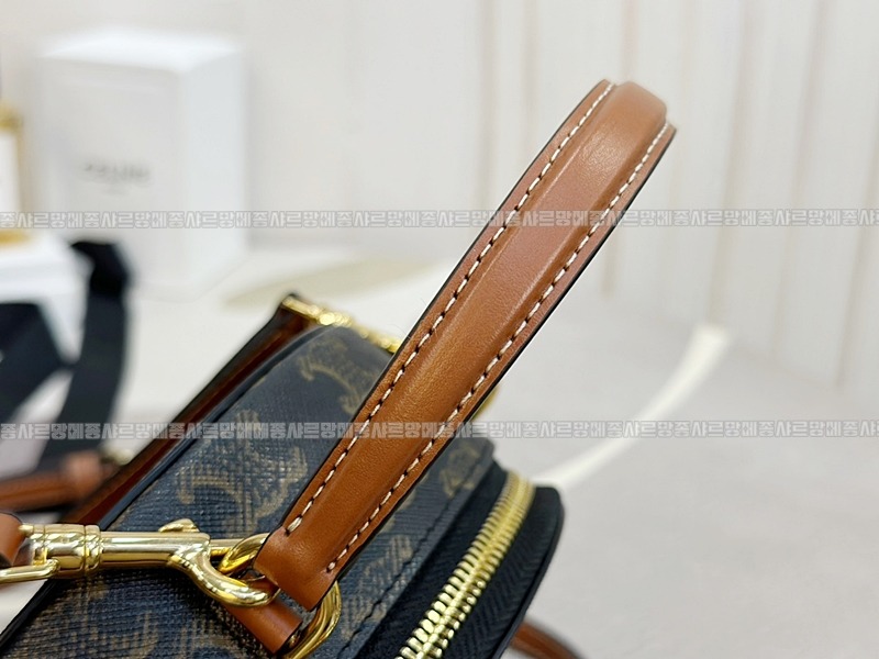 셀린느하프문케이스  20260311-134422-015루.jpg