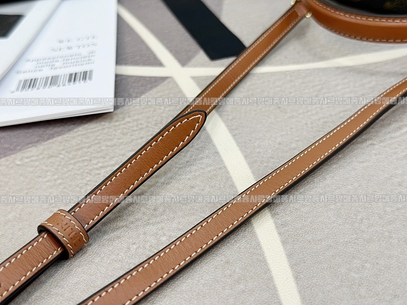 셀린느하프문케이스  20260311-134422-017루.jpg