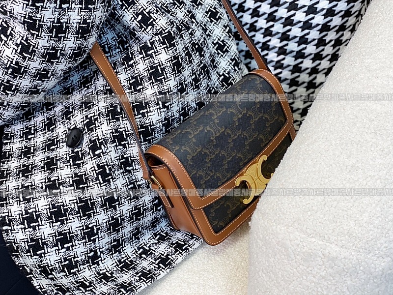 셀린느트리오페틴숄더백  20260311-145601-034루.jpg