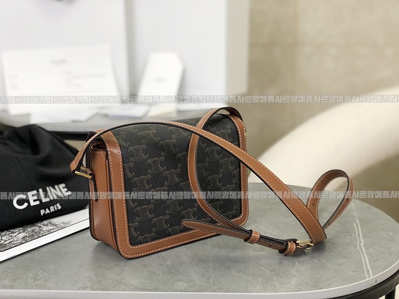 셀린느트리오페틴숄더백  20260311-145549-004루.jpg