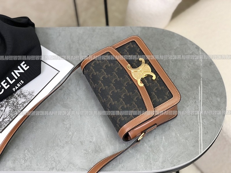 셀린느트리오페틴숄더백  20260311-145552-014루.jpg