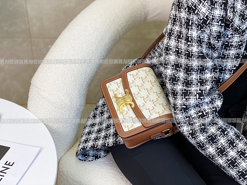 셀린느트리오페틴숄더백  20260311-150058-020루.jpg