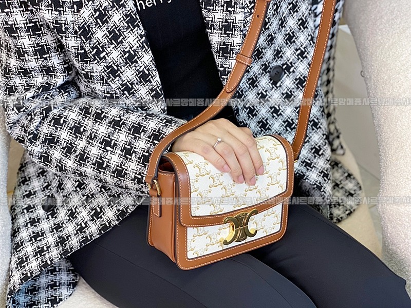 셀린느트리오페틴숄더백  20260311-150058-022루.jpg