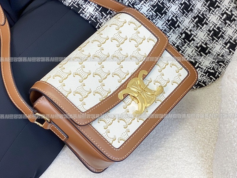 셀린느트리오페틴숄더백  20260311-150058-023루.jpg