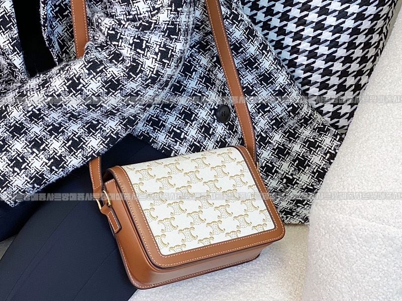 셀린느트리오페틴숄더백  20260311-150059-024루.jpg