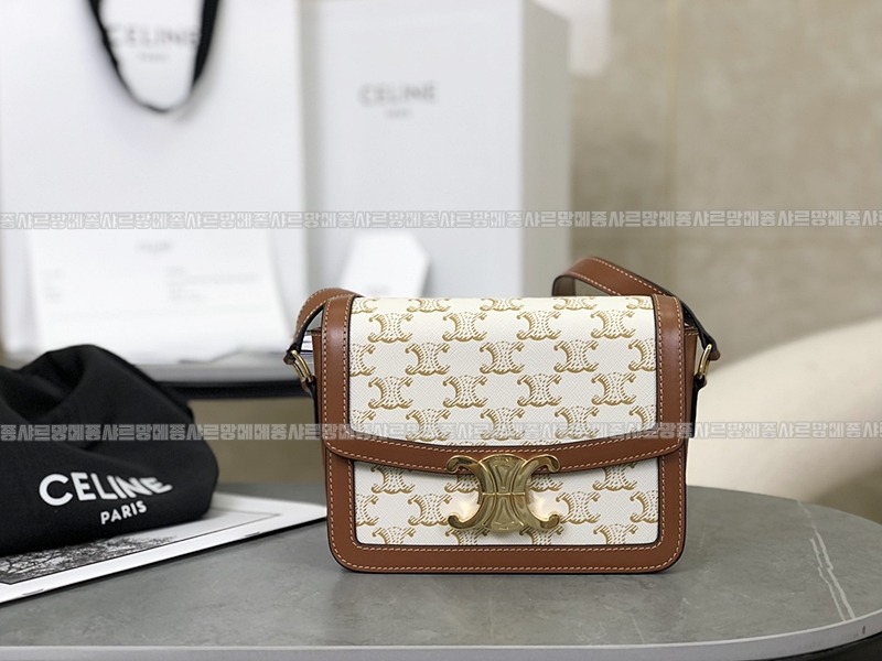 셀린느트리오페틴숄더백  20260311-150055-001루.jpg