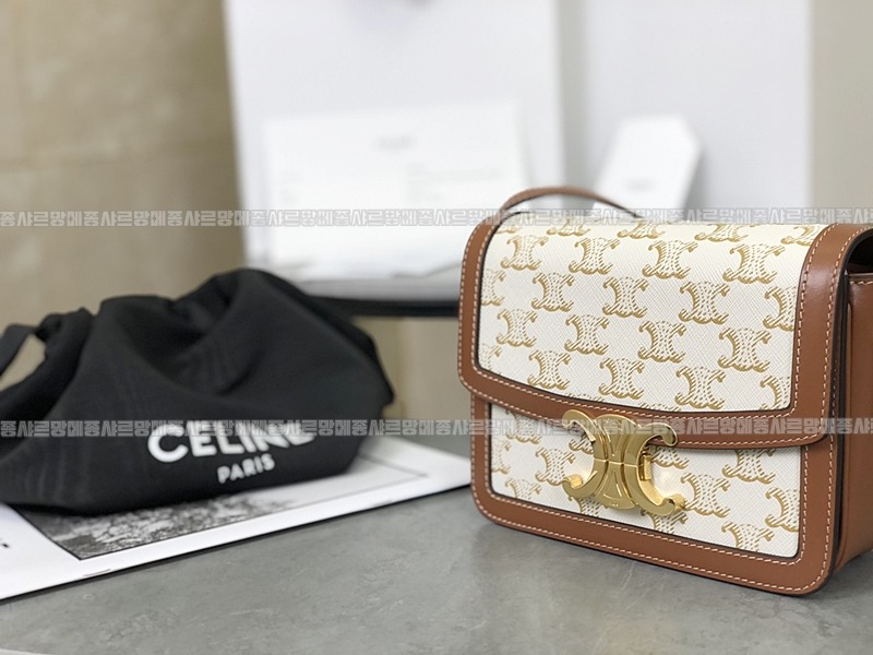 셀린느트리오페틴숄더백  20260311-150055-006루.jpg