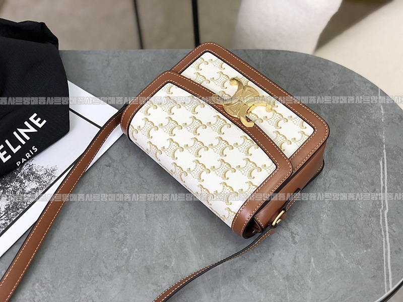 셀린느트리오페틴숄더백  20260311-150055-005루.jpg