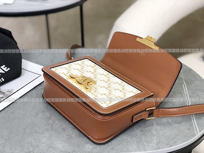 셀린느트리오페틴숄더백  20260311-150055-008루.jpg